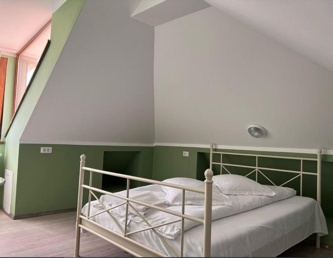 Premont Studios Ghimbav Екстер'єр фото