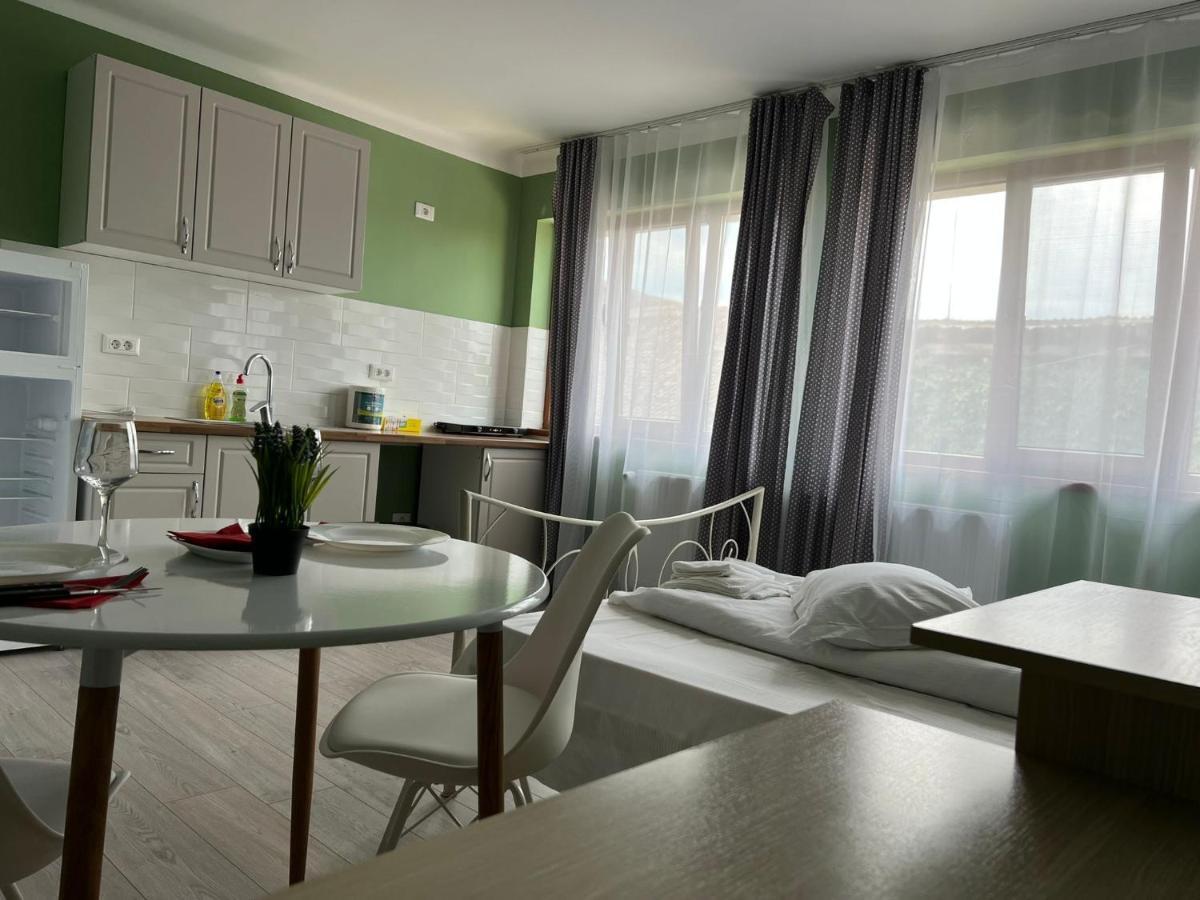 Premont Studios Ghimbav Екстер'єр фото